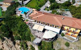 Terrazza del Brivido, Hotel Paradiso